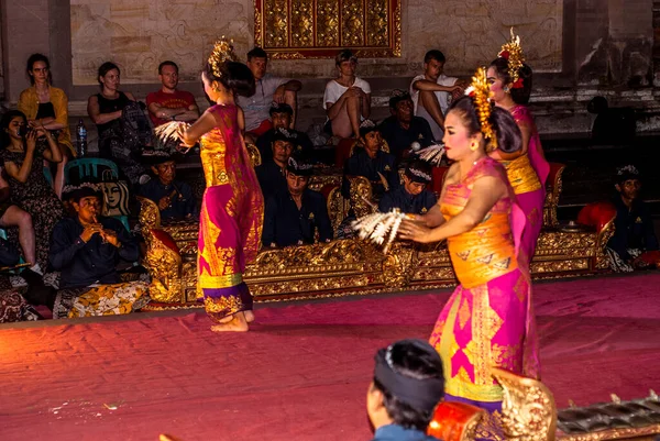 Ubud Bali Indonesia 2023年3月インドネシア バリ島ウブドの中心部にある伝統的なバリショー — ストック写真