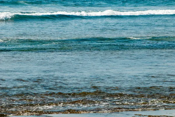 Turcoise Θάλασσα Μπροστά Από Την Παραλία Στο Canggu Bali Island — Φωτογραφία Αρχείου