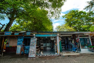 Skuba dalgıçları için el değmemiş sualtı dünyalarıyla bilinen Gili Adası çok popüler bir seyahat yeridir..
