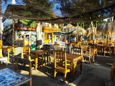 Skuba dalgıçları için el değmemiş sualtı dünyalarıyla bilinen Gili Adası çok popüler bir seyahat yeridir..