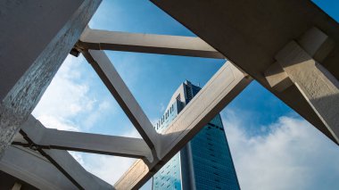 Singapur, Nisan 2024: Singapur Nehri üzerindeki Elgin Köprüsü