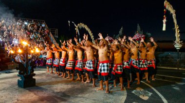 BALI APRIL 2024 - Kecak Dansı, Uluwatu Tapınağı, Bali, Endonezya
