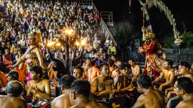 BALI APRIL 2024 - Kecak Dansı, Uluwatu Tapınağı, Bali, Endonezya