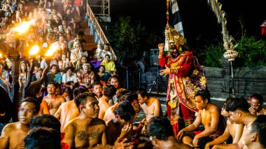 BALI APRIL 2024 - Kecak Dansı, Uluwatu Tapınağı, Bali, Endonezya