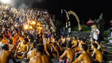 BALI APRIL 2024 - Kecak Dansı, Uluwatu Tapınağı, Bali, Endonezya