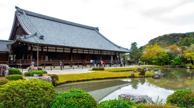 Japonca, KYOTO Nisan 2024: Arashiyama, Kyoto, Japonya 'daki Tenryu-ji Tapınağı