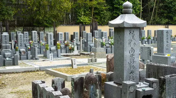 JAPAN, KYOTO Nisan 2024: Tosa Shitenno 'nun heykeli, ya da Arashiyama, Kyoto' daki Büyük Dörtlü. Bunlar; Nakaoka Shintaro, Sakamoto Ryoma, Takechi Zuizan ve Yoshimura Torataro. Kyoto, Japonya.