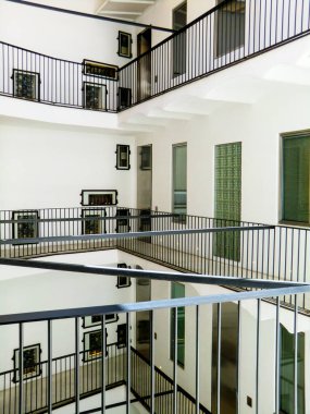 Gergedan Galerisi Roma 'da Alda Fendi tarafından, mimar Jean Nouvel tarafından, del Velabro, Roma, İtalya üzerinden kuruldu..