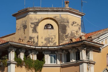 Ostia Lido 'da güzel özgürlük mimarisi örnekleri faşist hükümet sırasında, Roma, İtalya (7 Şubat 1923), Ostia Nuova adı Ostia Mare olarak değiştirildi.).