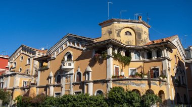 Ostia Lido 'da güzel özgürlük mimarisi örnekleri faşist hükümet sırasında, Roma, İtalya (7 Şubat 1923), Ostia Nuova adı Ostia Mare olarak değiştirildi.).