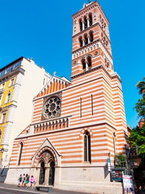 Chiesa di San Paolo dentro le Mura a Roma, İtalya. Incrocio Via Nazionale ve Via Napoli. İtalya, Roma 'daki St. Paul Kilisesi. Via Nazionale ve Via Napoli kavşağı, Roma, İtalya.