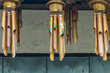 Besakih türbesi, Pura Agung Besakih tapınağı kompleksi, Bali, Endonezya yakınlarındaki hediyelik eşya dükkanları ve restoranlar. Bali 'nin doğusundaki Agung Dağı' nın yamaçlarındaki Besakih Tapınağı en önemli, en büyük ve en büyük tapınaktır.