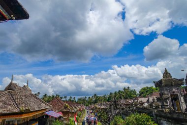 Penglipuran Köyü, Bali, Endonezya. Burası dünyanın en temiz köylerinden biri ve geleneksel Bali evleri içeriyor. Bali, Endonezya, Ağustos 2025