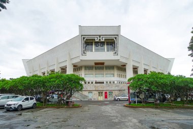 Ho Chi Minh Müzesi, Hanoi, Vietnam. Müze Vietnam Başkanı Ho Chi Minh 'e ve Vietnam' ın yabancı güçlere karşı devrimci mücadelesine adanmıştır. Müze, Başkan Ho Chi Min 'in mozolesinin mimari topluluğunun bir parçasıdır.