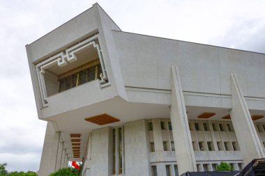 Ho Chi Minh Müzesi, Hanoi, Vietnam. Müze Vietnam Başkanı Ho Chi Minh 'e ve Vietnam' ın yabancı güçlere karşı devrimci mücadelesine adanmıştır. Müze, Başkan Ho Chi Min 'in mozolesinin mimari topluluğunun bir parçasıdır.