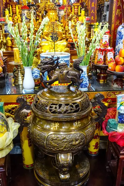 One Pillar Pagona veya Chua Mot Cot, Vietnam 'ın başkenti Hanoi' de bulunan tarihi bir Budist tapınağıdır. 