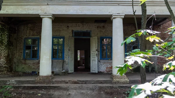 Wejście Budynku Opuszczonego Przedszkola Mieście Prypeć Pobliżu Elektrowni Jądrowej Czarnobylu — Zdjęcie stockowe