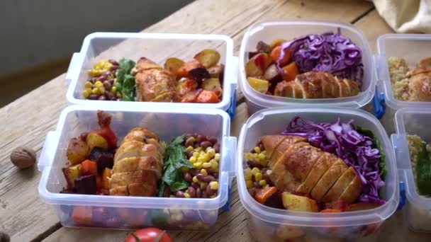 Előre Készítem Ételt Ebéd Adagoló Konténerek Hétvégi Egészséges Ebédelőkészületek Kemence — Stock videók