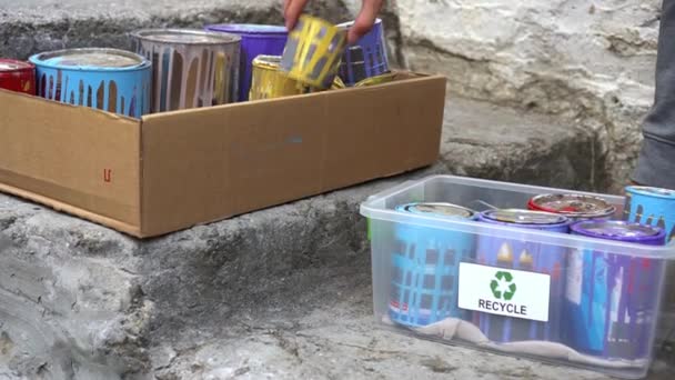Latas Tinta Metal Vazias São Feitas Aço Resíduos Construção Reciclagem — Vídeo de Stock
