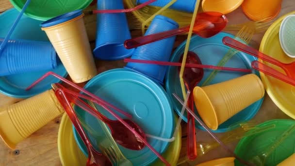 Das Problem Mit Den Plastikplatten Einweggeschirr Aus Kunststoff Hochwertiges Filmmaterial — Stockvideo