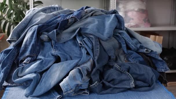 Old Denim Jeans Limbah Tekstil Daur Ulang Denim Lama Rekaman — Stok Video