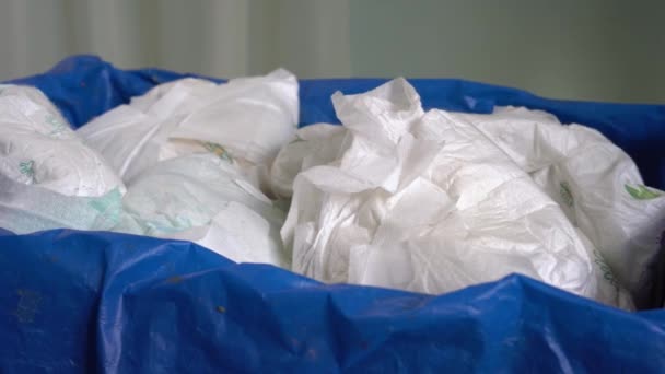 Kullanılmış Bebek Bezi Çöp Çöp Dolgusu Çiğ Dışkı Tek Kullanımlık — Stok video
