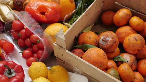 Їжа Втрачається Рівні Роздрібної Торгівлі Їжу Можна Викидати Через Фізичні — стокове відео