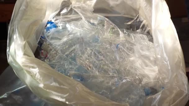 Διαλυμένα Καθαρά Μπουκάλια Pet Πλαστική Ανακύκλωση Κέντρο Διαλογής Αποβλήτων Υψηλής — Αρχείο Βίντεο