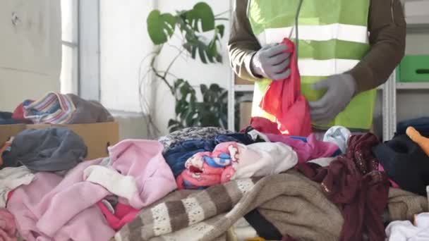Young Volunteer Working Charity Donating Apparel Needy People Donating Recycling — Stok video