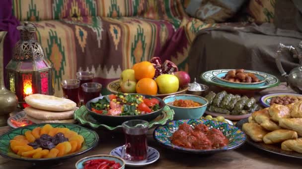 モロッコのラマダーン 伝統的なイフタール料理 高品質4K映像 — ストック動画