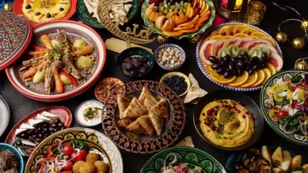 Ramadán Kareem Eid Mubarak Vacaciones Familiares Musulmanas Auténtica Comida Oriente — Vídeos de Stock