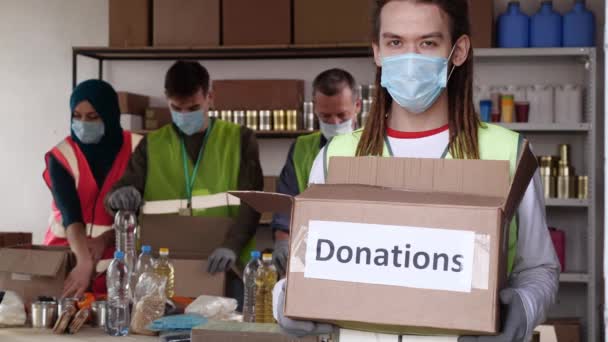 Livsmedelsbistånd Till Flyktingar Stödja Flyktingar Livsmedelsdonationer Högkvalitativ Film — Stockvideo