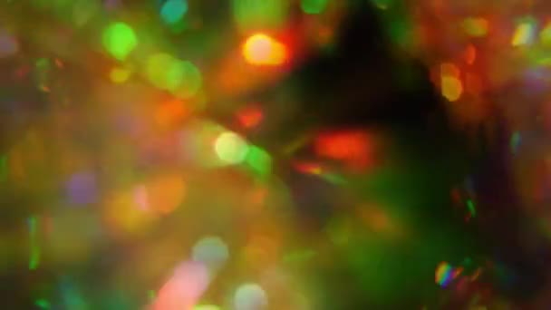 Bola Natal Yang Berkilau Cahaya Dan Sinar Dalam Kabur Latar — Stok Video