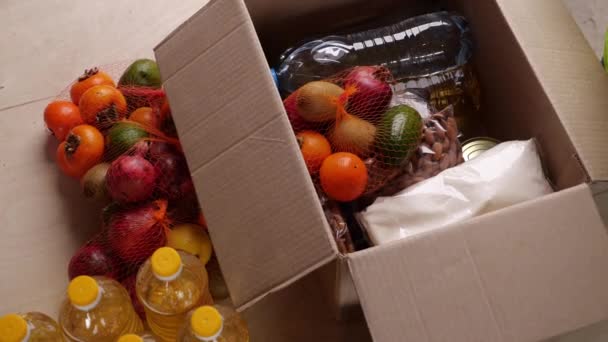 Kerstdoos Met Eten Gratis Box Meal Holiday Food Distribution Hoge — Stockvideo