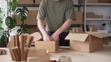 Küçük işletmeler için biyolojik çözünürlük ve sürdürülebilir çevre dostu ambalaj. Paketleme için geri dönüştürülmüş kağıt. Yüksek kalite 4k görüntü
