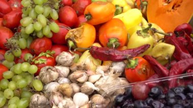 Çirkin yiyecekler, son kullanma tarihi gıda kaybı ve atıklar. Yüksek kalite 4k görüntü