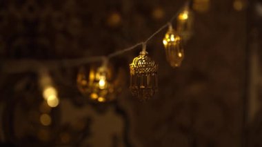 Şenlikli sıcak ışıklar, İslami bayram, Bayram Mübarek. Yüksek kalite 4k görüntü