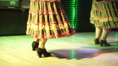 Tablao, İspanya 'da flamenko dansçıları. Yüksek kaliteli FullHD görüntüler