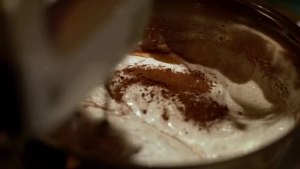 Chocolate Cream Made Milk Cream Cocoa Mixer Beats Cream Cake — Stok Video