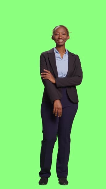Vídeo Vertical Fondo Pantalla Verde Cuerpo Completo Con Mujer Negocios — Vídeos de Stock