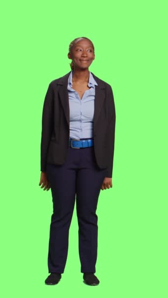 Vertical Video Business Employee Suit Waiting Line Greenscreen Backdrop Full — Stock Video