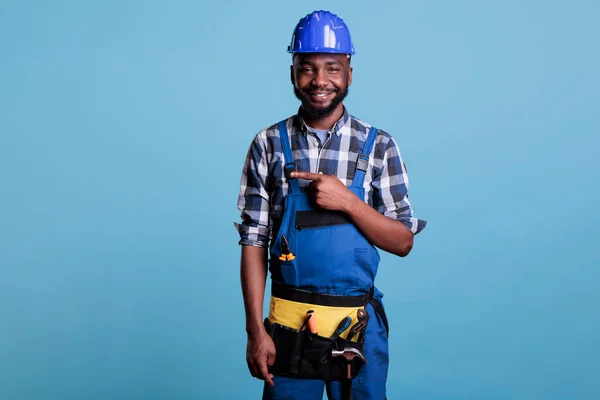 Portrait Contractor Hard Hat Looking Happy While Pointing His Finger — Stock Photo, Image