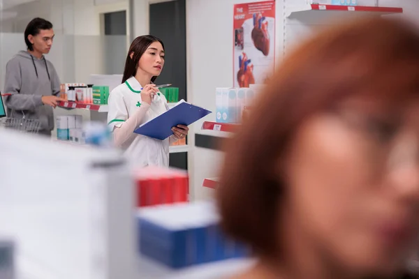 Healthcare Worker Checking Medicaments Stock Pharmacy Shelves Sell Medical Supplies — Stock Photo, Image