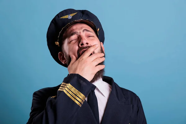 Müder Flugzeugführer Gähnende Großaufnahme Erschöpfter Pilot Der Den Offenen Mund — Stockfoto