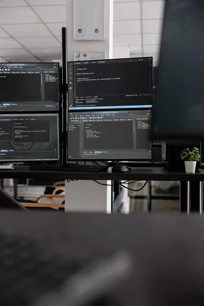 Οθόνες Υπολογιστών Που Παρουσιάζουν Την Κατάρτιση Κώδικα Html Κενό Αναπτυσσόμενο — Φωτογραφία Αρχείου