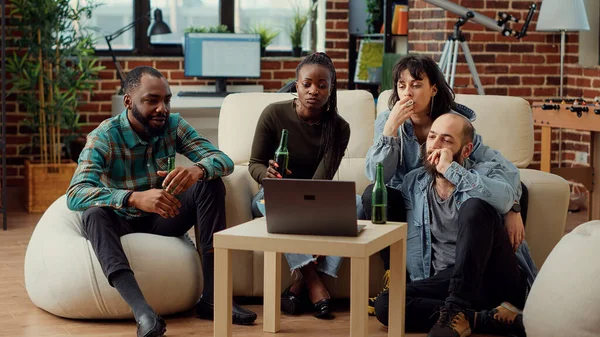 Diverse People Watching Video Laptop Talking Weekend Hangout Bonding Online — Stock Photo, Image