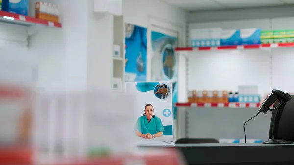 Торговый Центр Healthcare Фармацевтическими Продуктами Лекарствами Полках Коробками Упаковками Добавками — стоковое фото