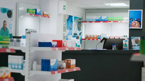 Üres Gyógyszertár Kiskereskedés Gyógyszerekkel Kezeléssel Polcokon Amelyeket Ügyfelek Egészségügyi Gyógyszerek — Stock Fotó