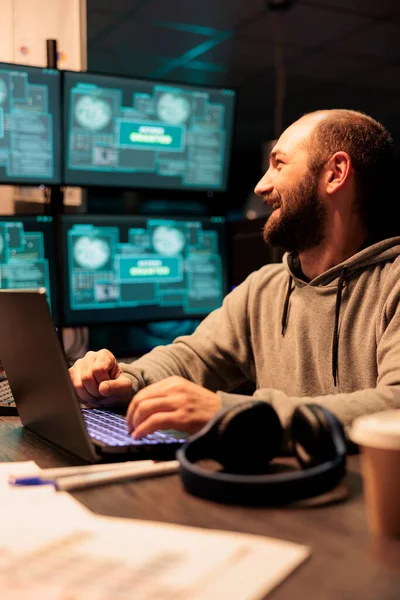 Male Hacker Stealing Computer Data Server Wearing Hoodie Doing Cyberterrorism — Stock Photo, Image
