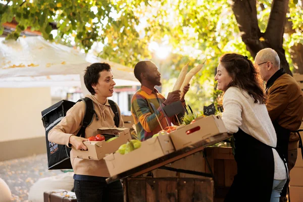 Cheerful Courier Local Stand Owner Talking Natural Products Wokring Delivering — Stock Photo, Image